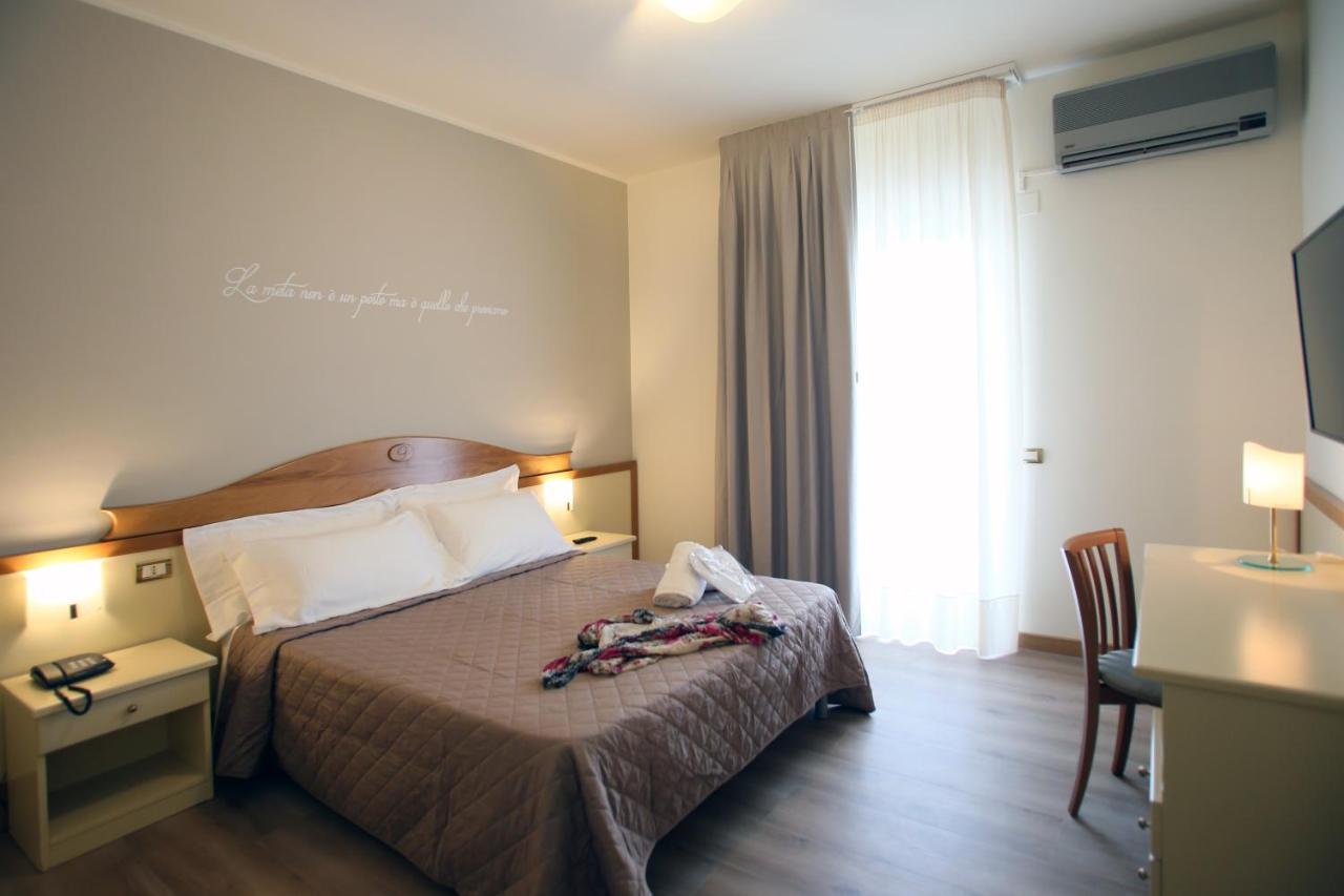 Hotel Le Ginestre Family&Wellness Vieste Esterno foto