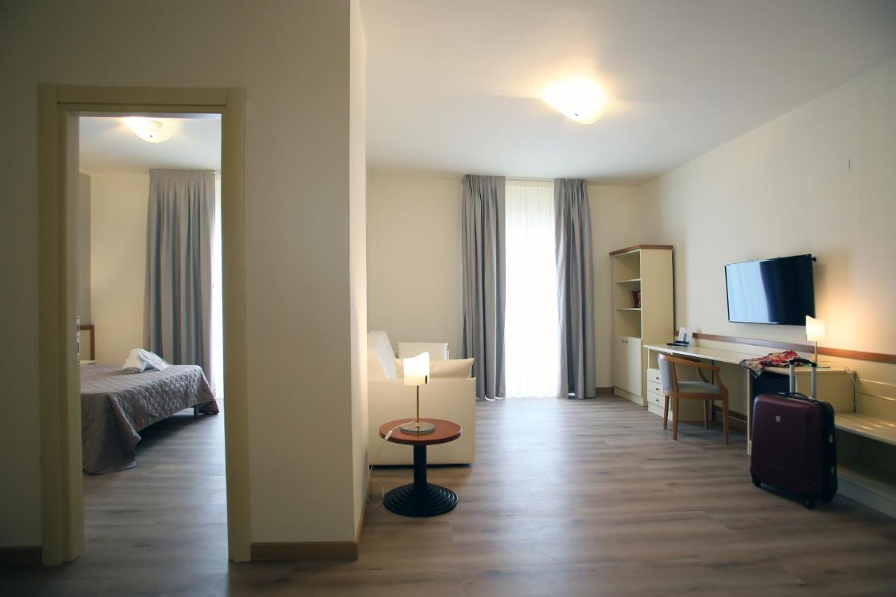 Hotel Le Ginestre Family&Wellness Vieste Esterno foto